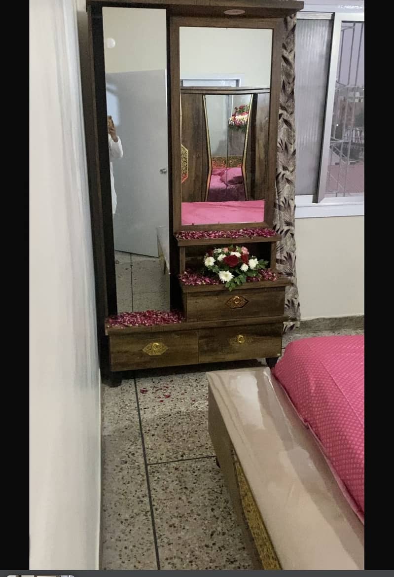 Dressing table 0