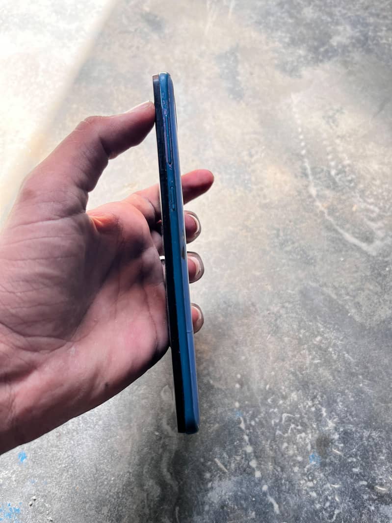 Samsung Mobile A30 1