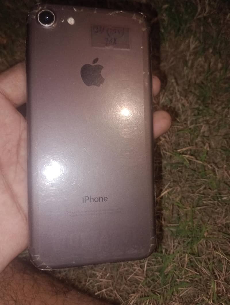 Apple iPhone 7 2
