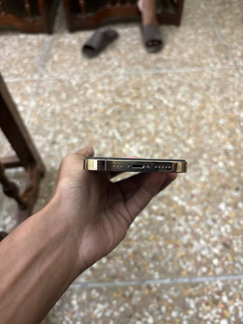 Apple iPhone 13 Pro 2