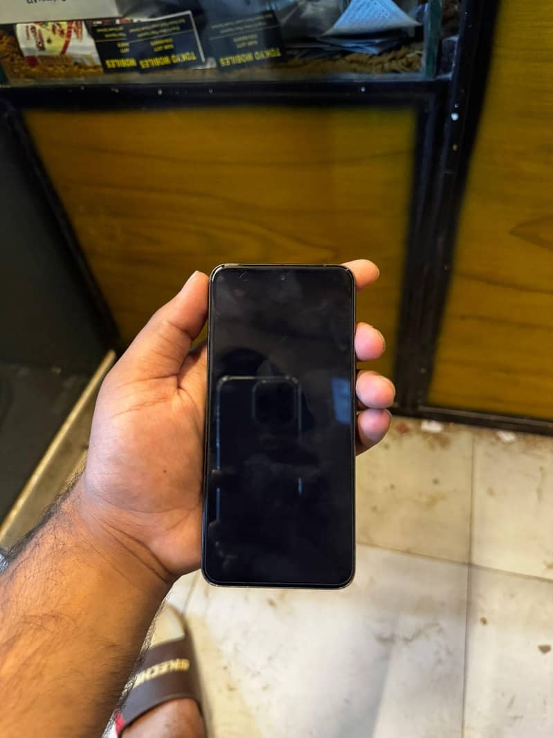 Google Pixel 8 5