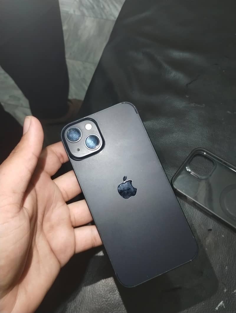 Apple iPhone 13 2