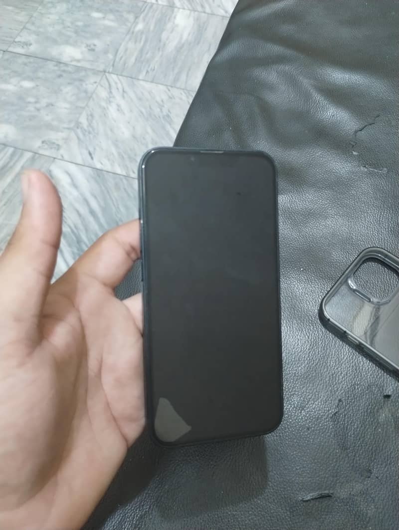 Apple iPhone 13 3