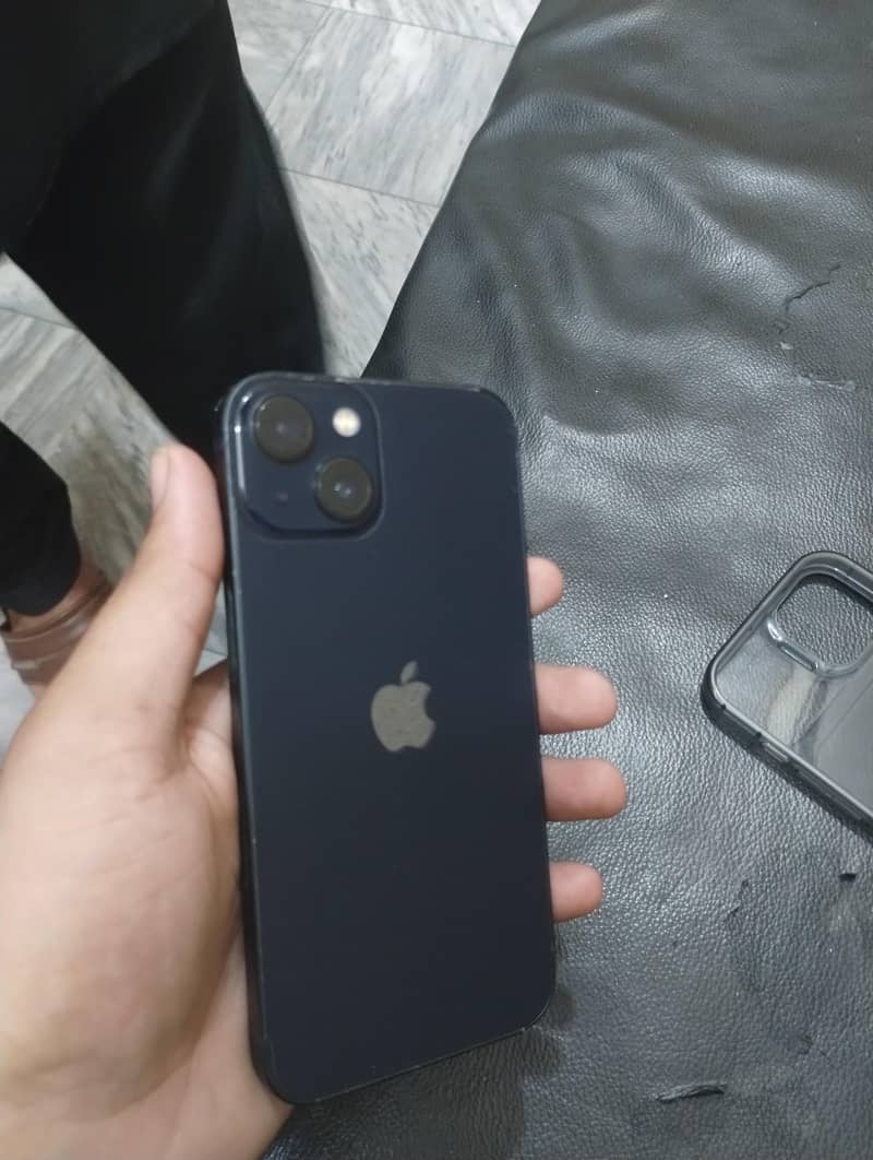 Apple iPhone 13 6