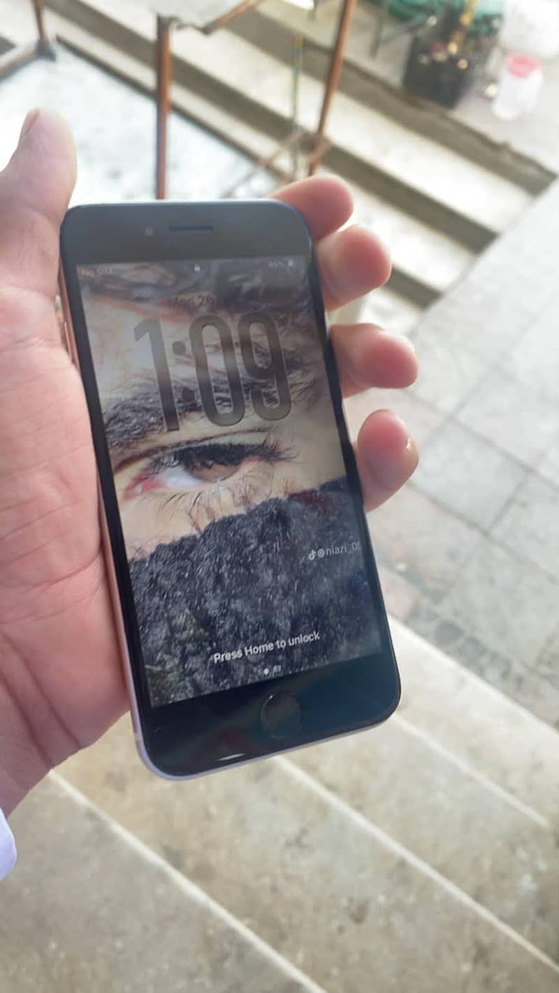 Apple iPhone SE 3