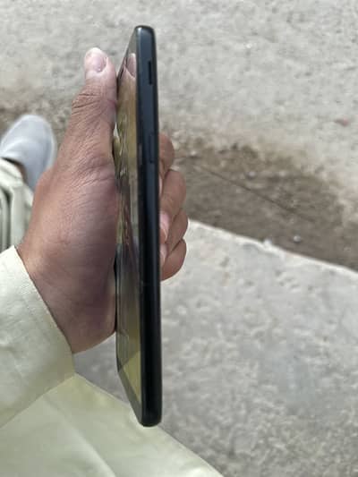 Samsung Mobile J6