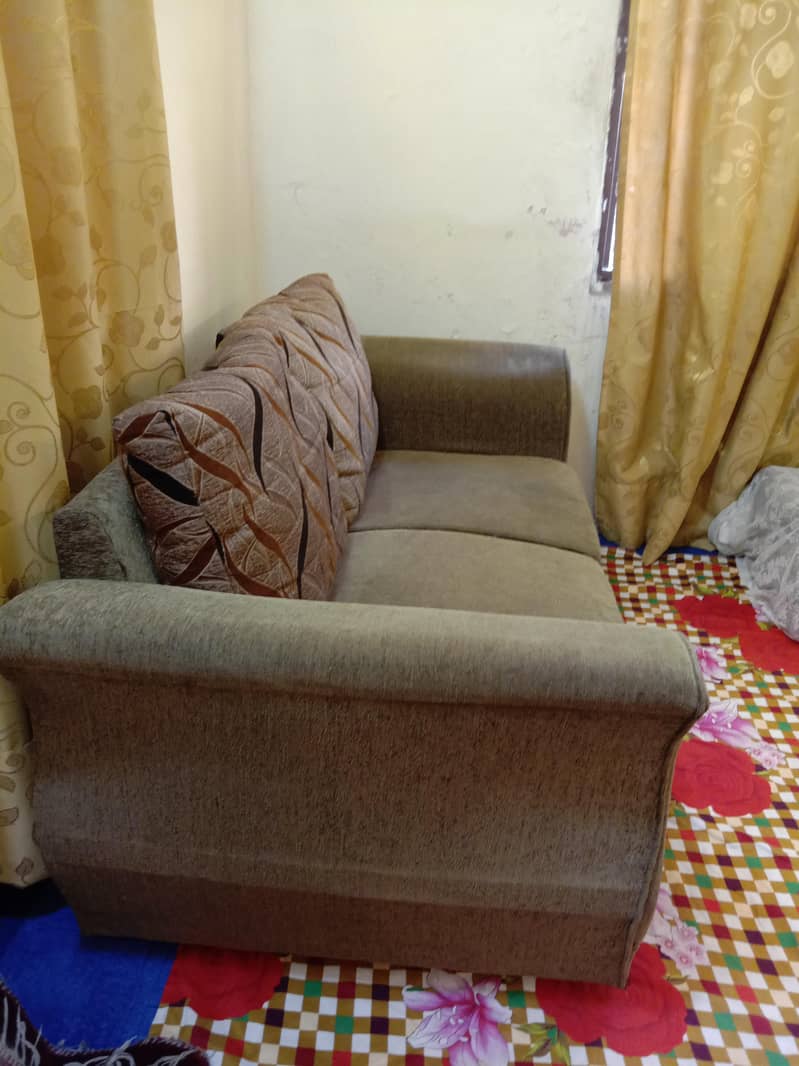 Room sofa 0