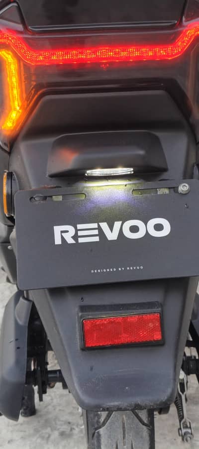 Revoo a12 graphene battery black color