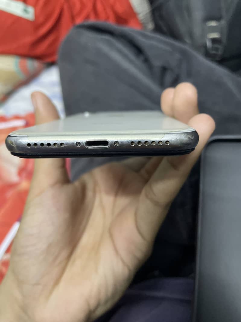 Apple iPhone X 3