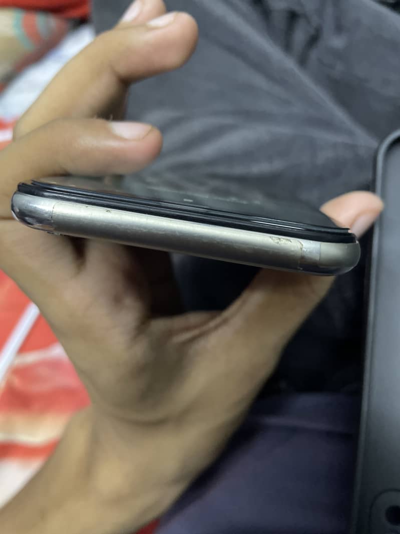 Apple iPhone X 5
