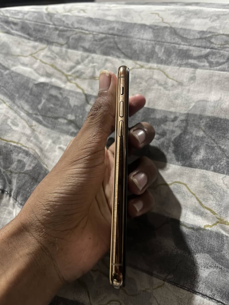 Apple iPhone 11 Pro 1