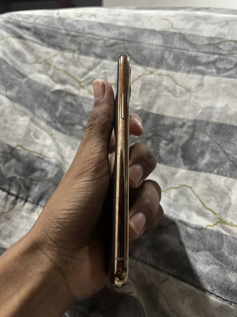 Apple iPhone 11 Pro 2