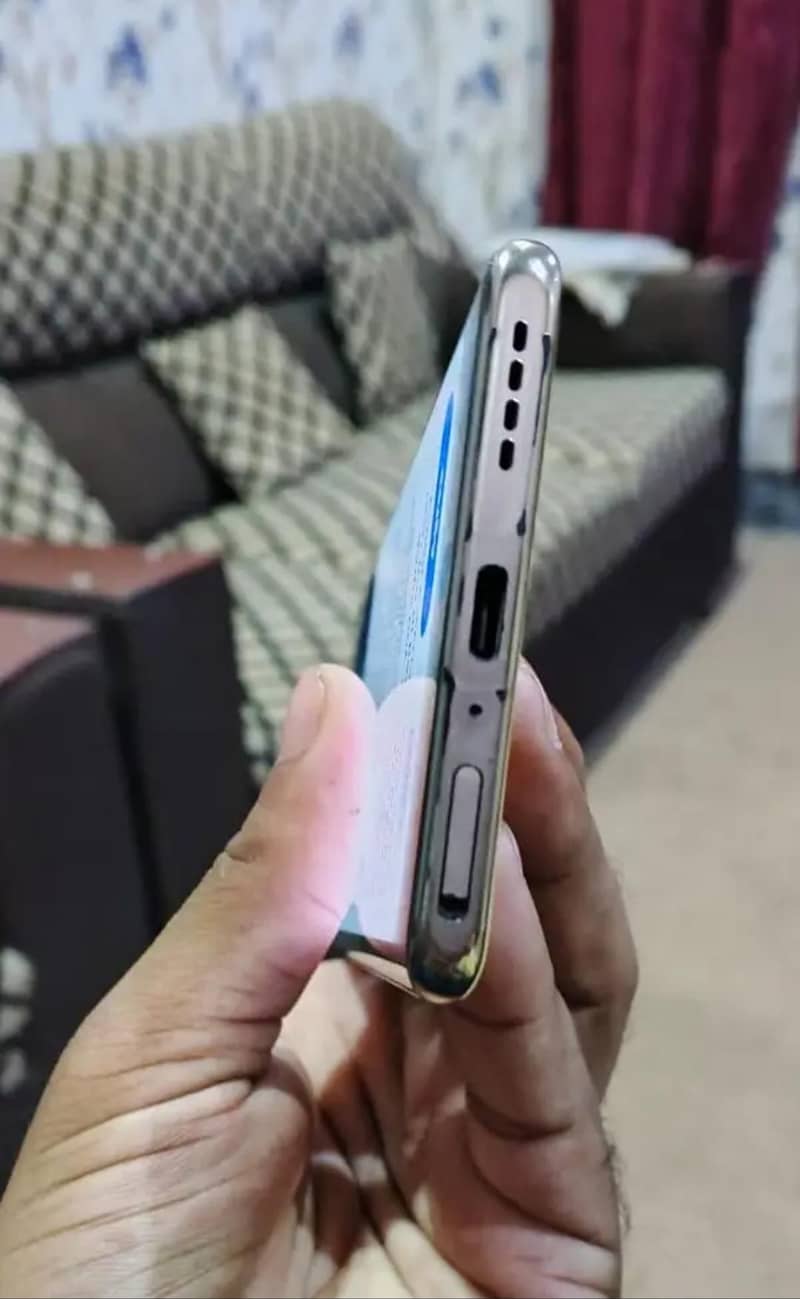 Infinix Note 40 Pro 5