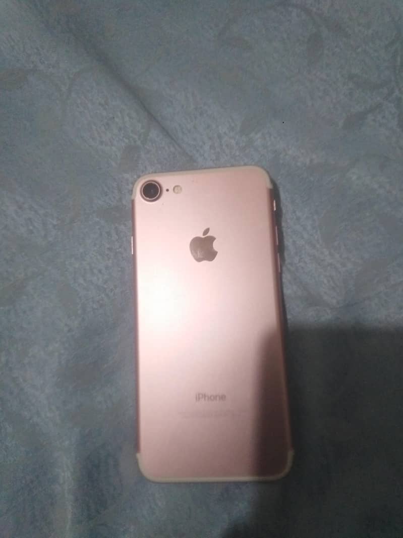 Apple iPhone 7 1