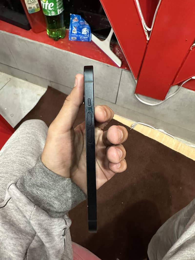 Apple iPhone 14 2