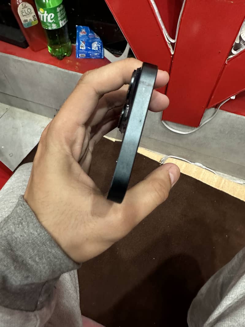 Apple iPhone 14 4