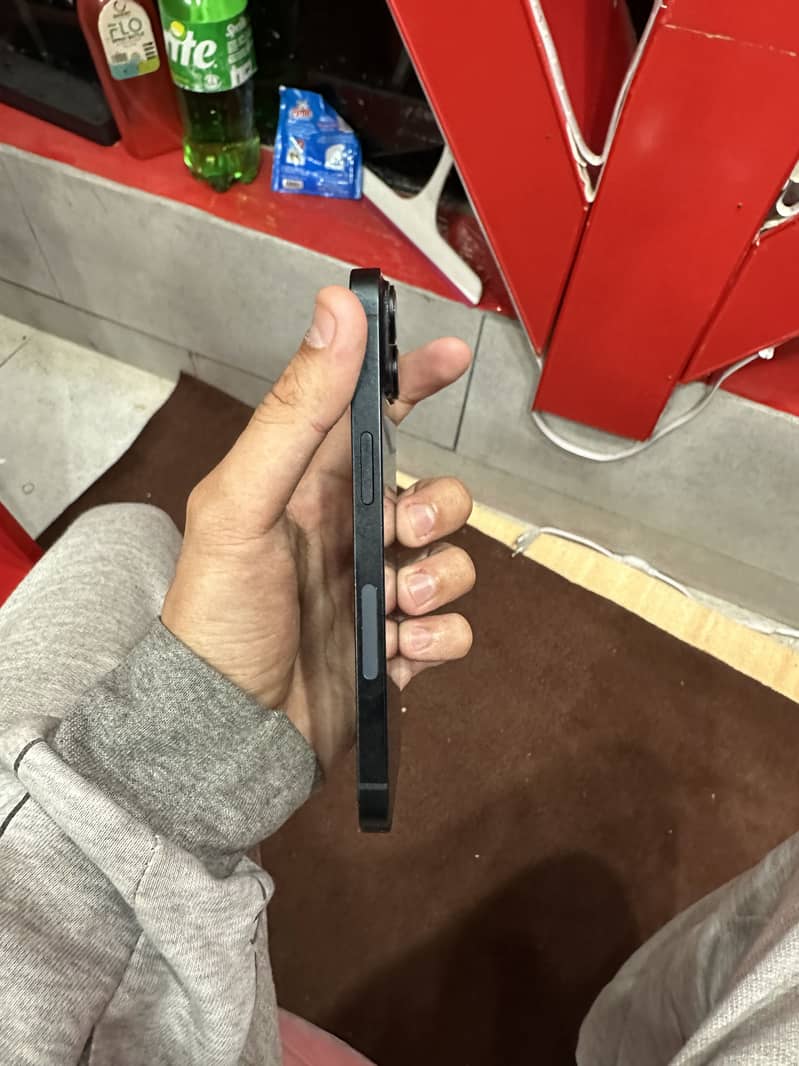 Apple iPhone 14 5