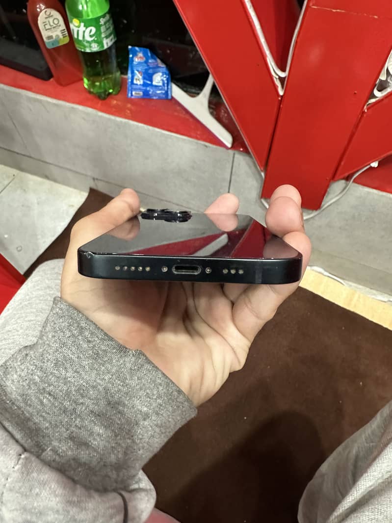 Apple iPhone 14 6