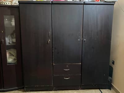 3 Door Wardrobe/ Almari