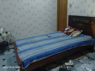 Bed for couple