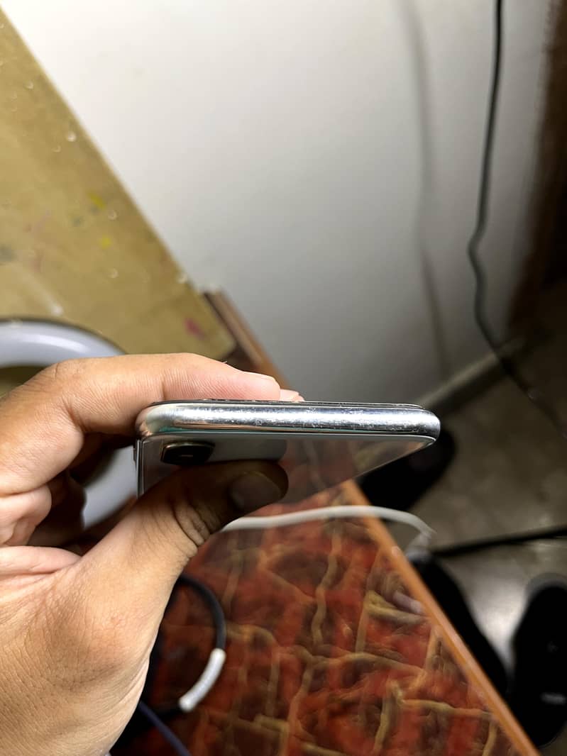 Apple iPhone X 3