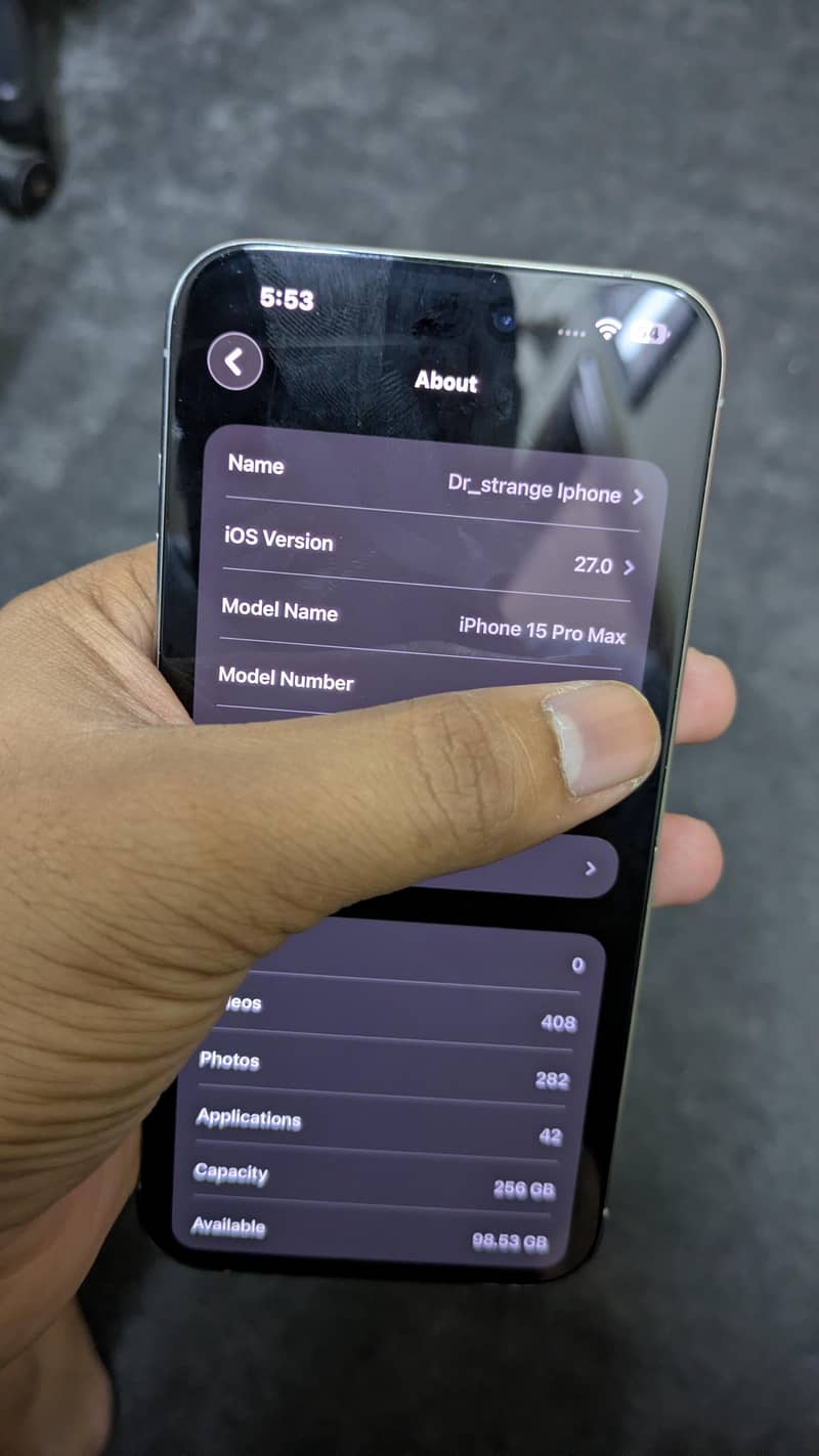 Apple iPhone 15 Pro Max 3