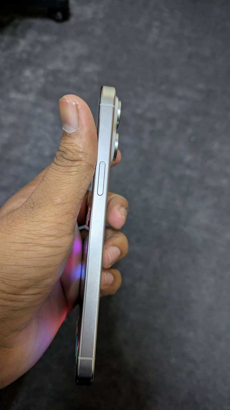 Apple iPhone 15 Pro Max 8