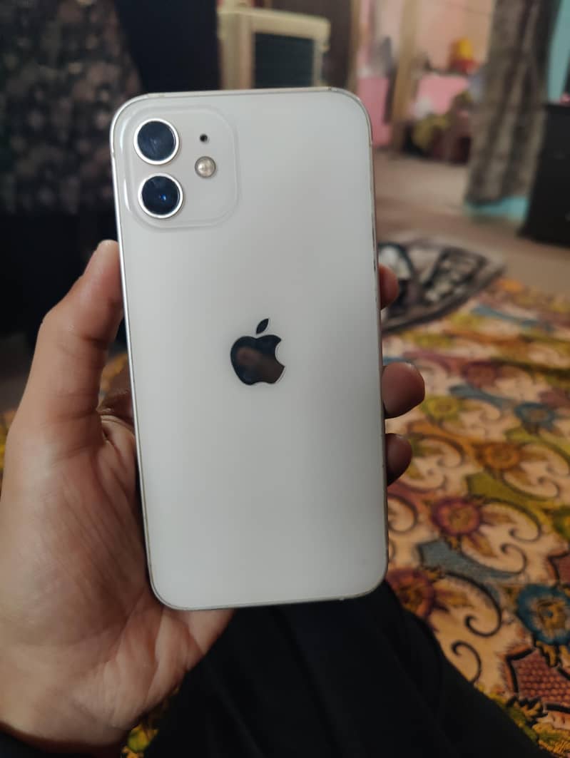 Apple iPhone 12 2