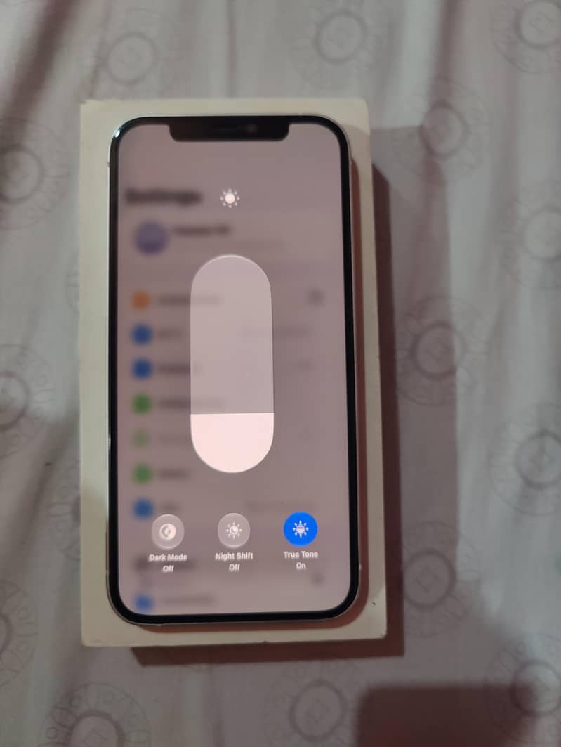 Apple iPhone 12 3