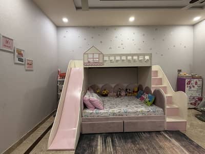 BUNK BED