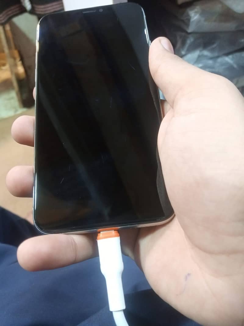 Apple iPhone X 3