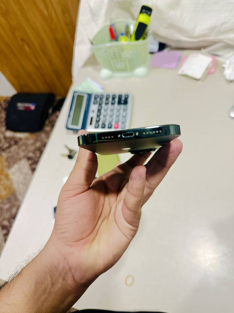 Apple iPhone 13 Pro Max 6