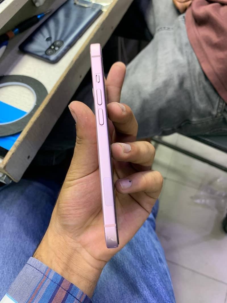 Apple iPhone 15 5
