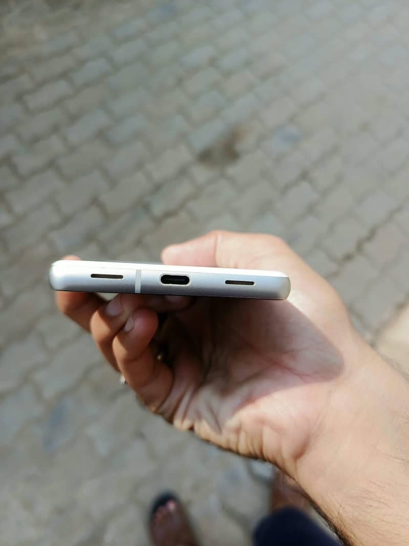Google Pixel 7a 2