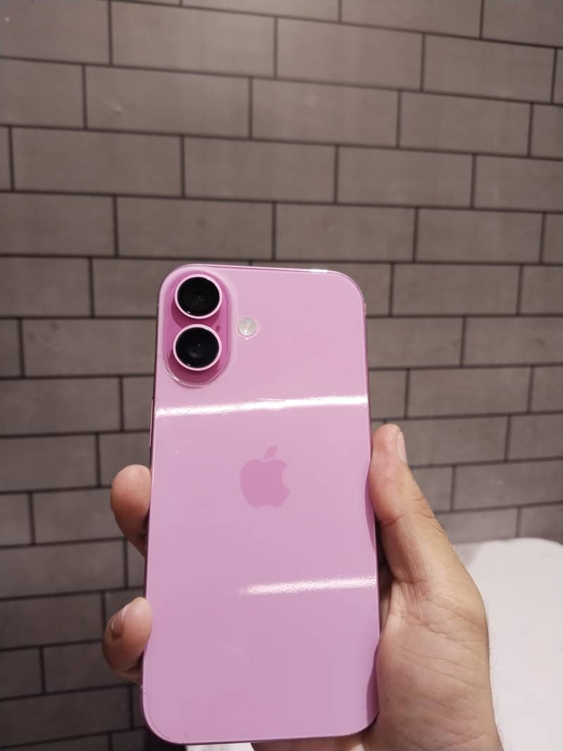Apple iPhone 16 2
