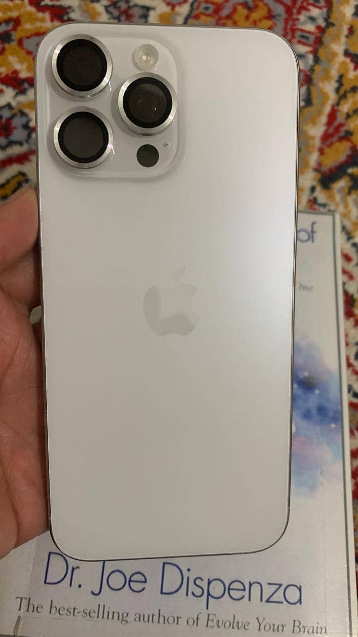 Apple iPhone 16 Pro Max 3