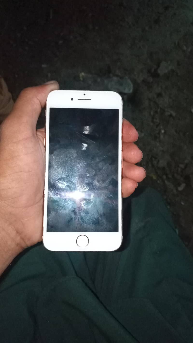 Apple iPhone 8 0