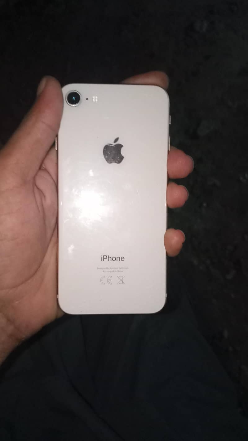 Apple iPhone 8 4