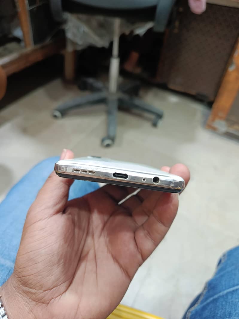 Tecno camon 18p 8