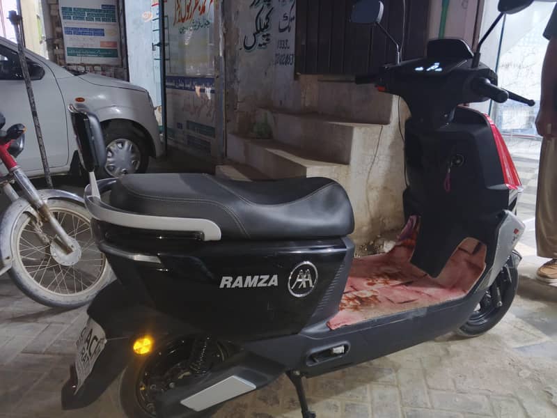 Ramza E scooty 1