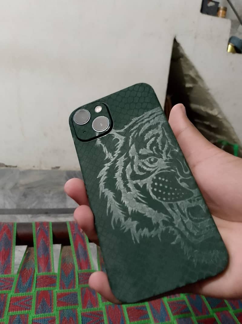 Apple iPhone 13 0