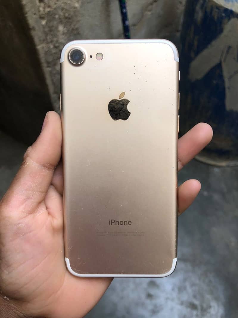 Apple iPhone 7 0