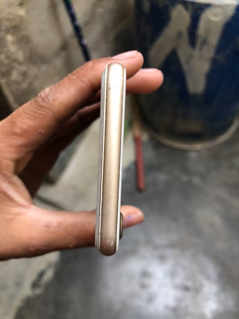 Apple iPhone 7 1