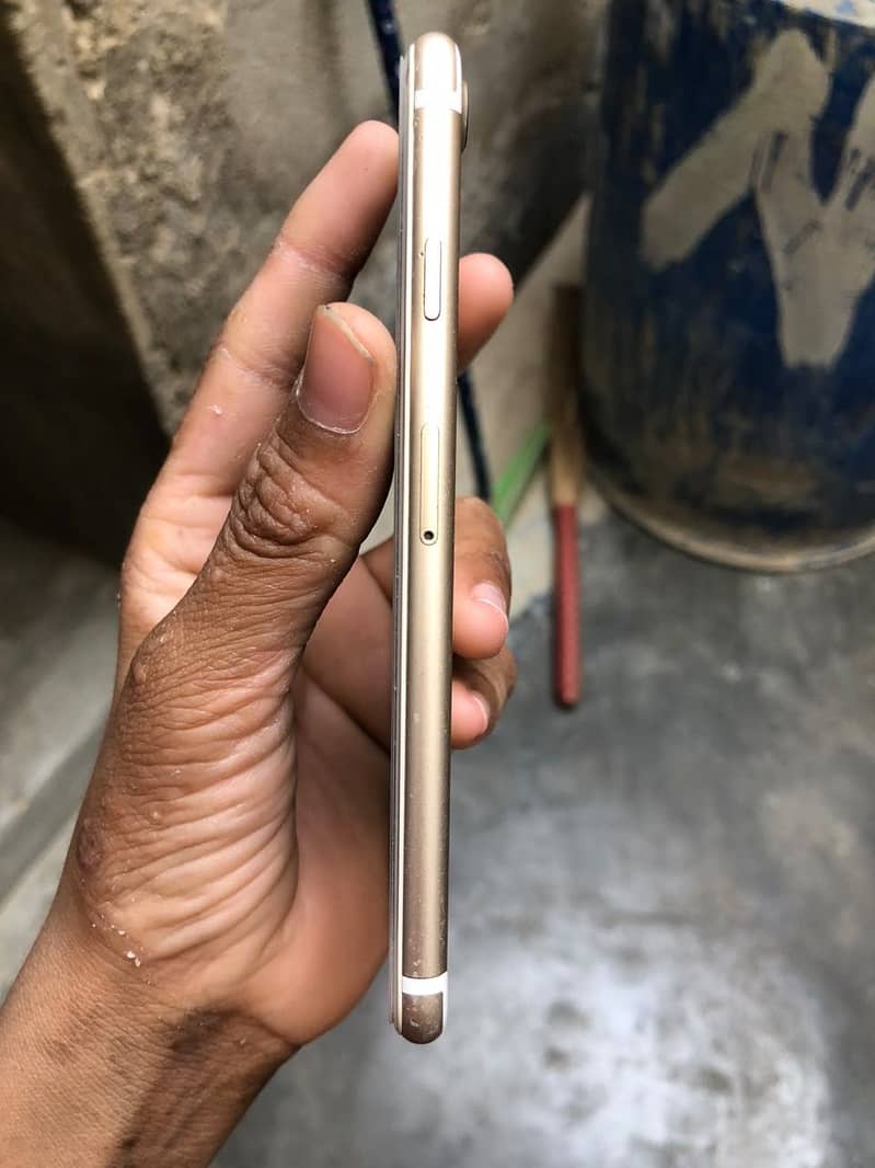 Apple iPhone 7 2