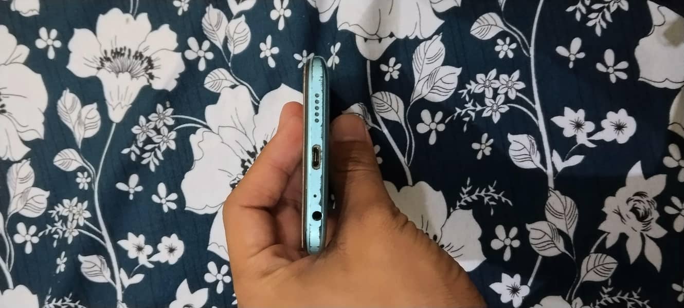 Tecno Spark 8C 2