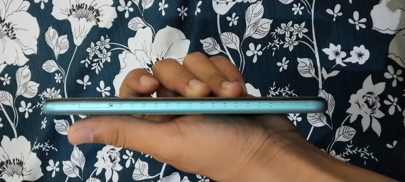 Tecno Spark 8C 3