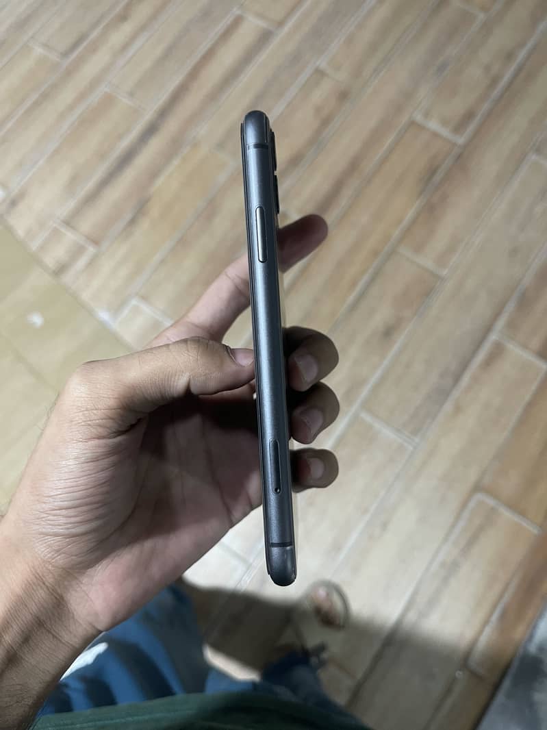 iPhone 11 2