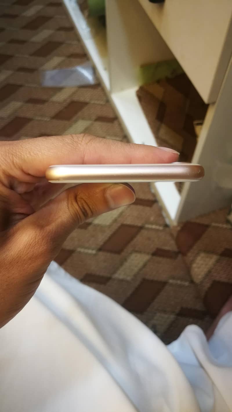 Apple iPhone 8 4