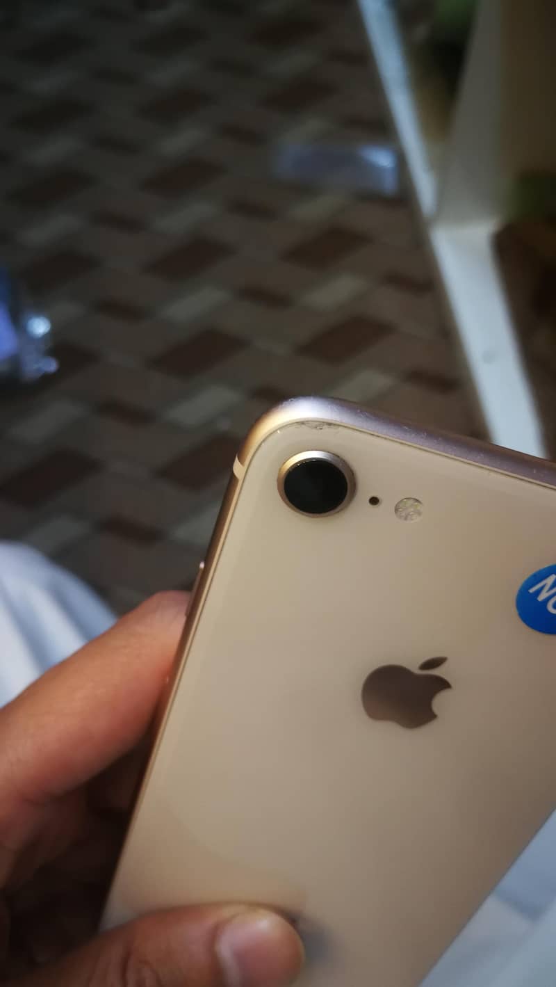 Apple iPhone 8 5