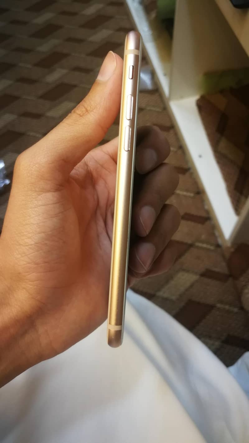 Apple iPhone 8 6